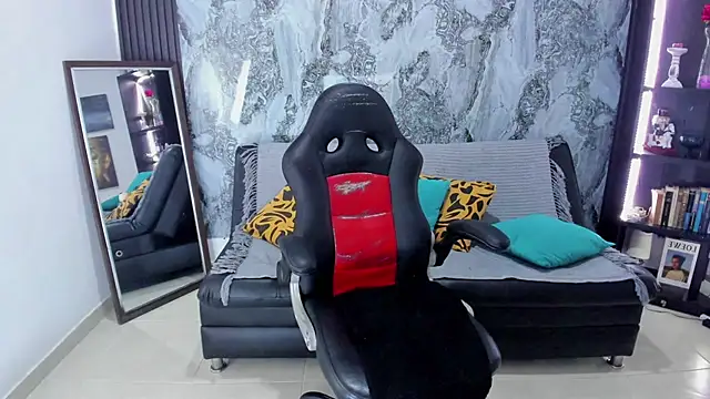 Carlota milf 30 online show from December 5, 2025, 7:45 pm