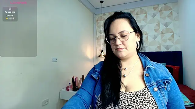 veronicabbw online show from October 1, 2025, 12:09 pm