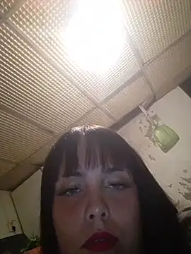 lucylovles online show from April 8, 2026, 11:50 pm