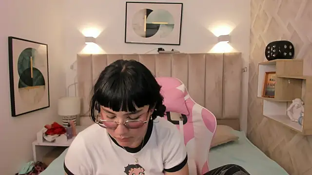 Haru Bonny online show from February 4, 2026, 8:48 pm