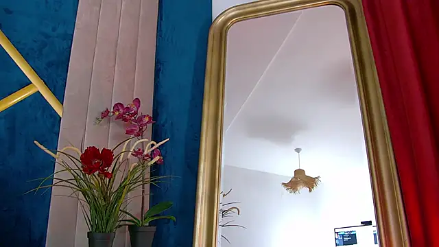 Foxxxy MILF online show from December 3, 2025, 4:57 am