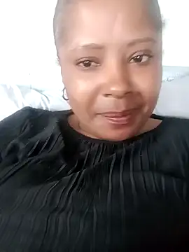 2Sweetysmile online show from April 18, 2026, 11:01 am