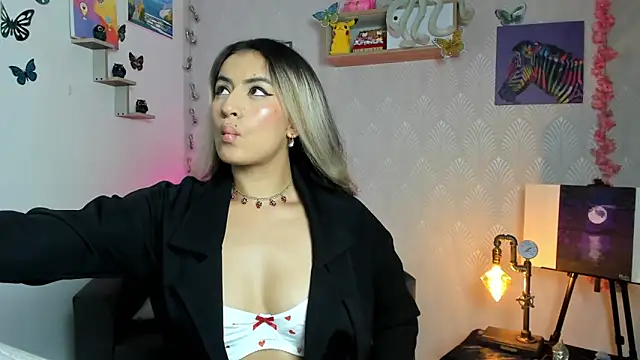 Alaia Love77 online show from September 17, 2025, 8:33 pm