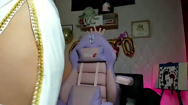 Alaia Love77 online show from February 24, 2026, 10:10 pm