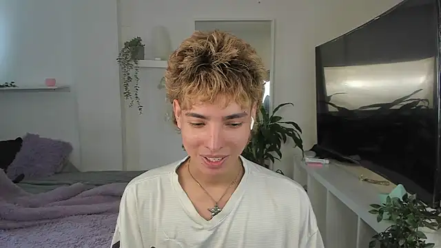 santy-kitty online show from October 30, 2025, 6:05 pm