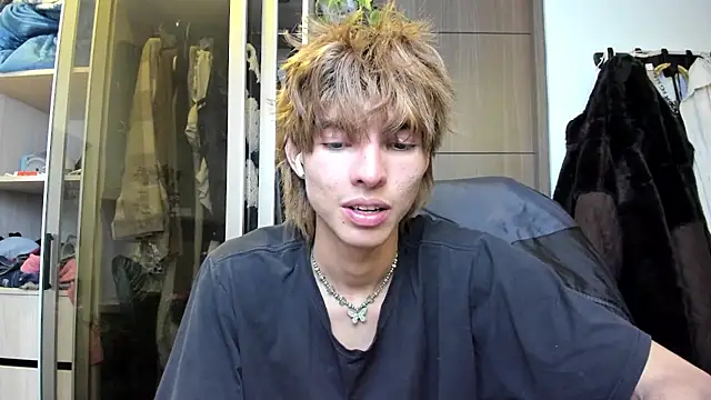 santy-kitty online show from February 16, 2025, 7:26 am