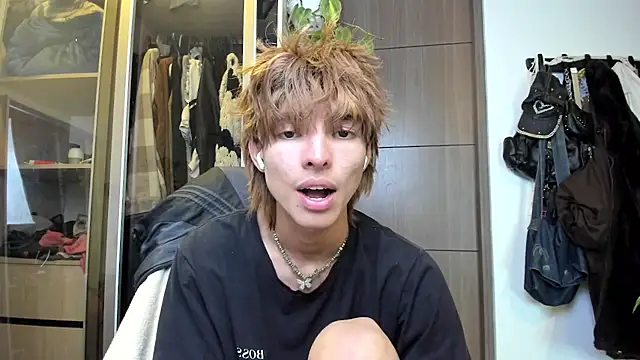 santy-kitty online show from February 16, 2025, 4:20 am