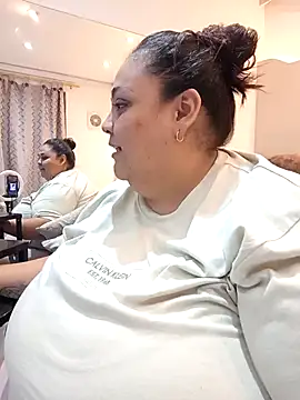 Snapshot of Alisson_am chatting on April 13, 2026, 11:25 am Alisson am online show from April 13, 2026, 11:25 am