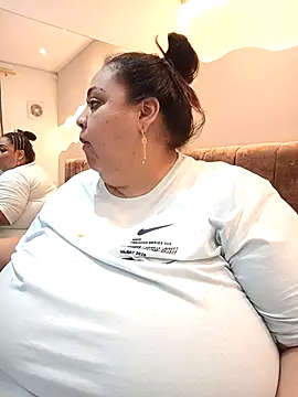 Snapshot of Alisson_am chatting on February 14, 2026, 11:43 am Alisson am online show from February 14, 2026, 11:43 am