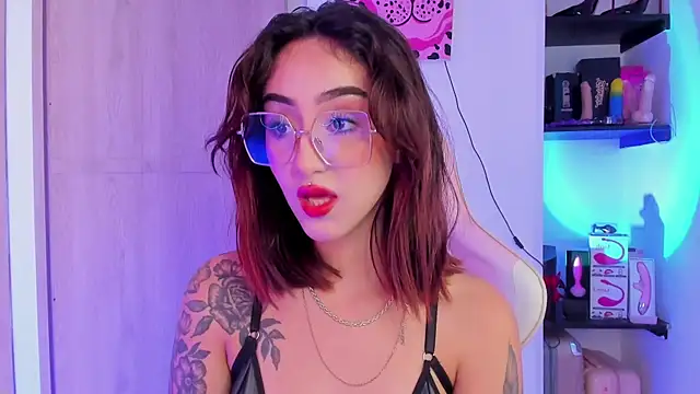 Snapshot of MelodieRoy chatting on February 27, 2025, 5:37 pm MelodieRoy online show from February 27, 2025, 5:37 pm