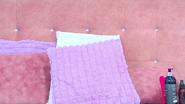 AlliciaKim online show from December 3, 2025, 7:13 pm