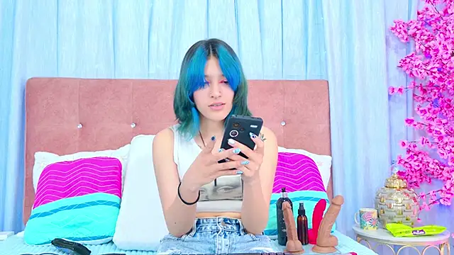 AlliciaKim online show from November 6, 2025, 7:18 pm