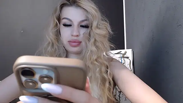 Snapshot of Your_Jessy chatting on July 17, 2026, 12:13 pm Your Jessy online show from July 17, 2026, 12:13 pm