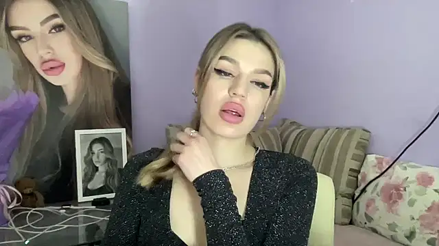 Snapshot of Your_Jessy chatting on January 22, 2025, 9:21 pm Your Jessy online show from January 22, 2025, 9:21 pm