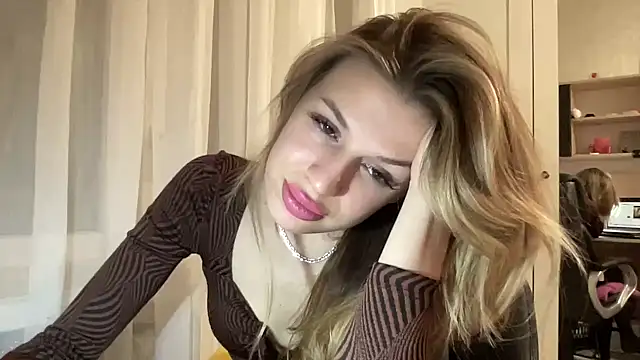 Snapshot of Your_Jessy chatting on January 27, 2025, 11:43 pm Your Jessy online show from January 27, 2025, 11:43 pm