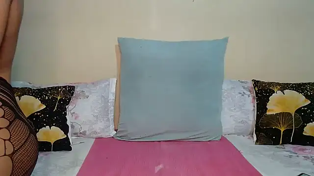 DiamondLuv29 online show from June 27, 2026, 2:28 am