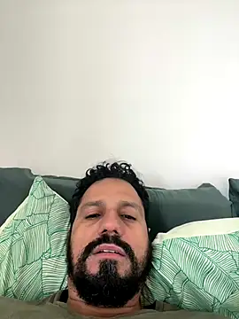 Snapshot of Edbero chatting on October 23, 2025, 1:21 pm Edbero online show from October 23, 2025, 1:21 pm