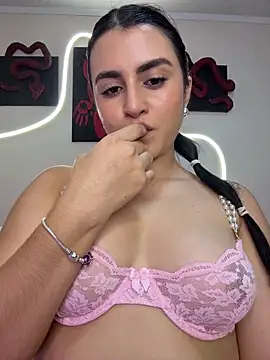 anniemorgan01 online show from October 10, 2025, 4:13 am