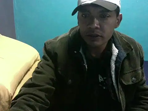 Snapshot of TUMORENO1 chatting on October 11, 2025, 9:43 am TUMORENO1 online show from October 11, 2025, 9:43 am
