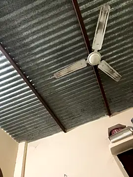 pura43 online show from October 4, 2025, 11:12 am