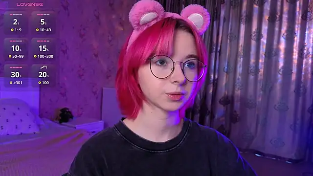 Snapshot of Nora_Failure chatting on September 13, 2025, 10:04 am Nora Failure online show from September 13, 2025, 10:04 am