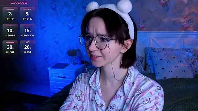 Snapshot of Nora_Failure chatting on December 4, 2025, 11:31 am Nora Failure online show from December 4, 2025, 11:31 am