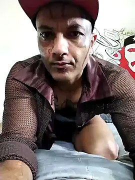 Snapshot of Daretodeviate chatting on November 15, 2025, 12:20 pm Daretodeviate online show from November 15, 2025, 12:20 pm