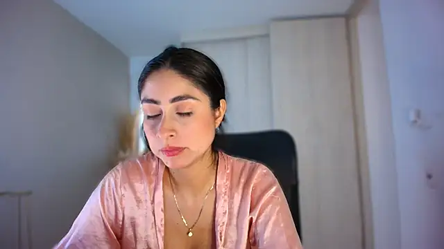 auroracaruso11 online show from July 15, 2026, 6:48 pm