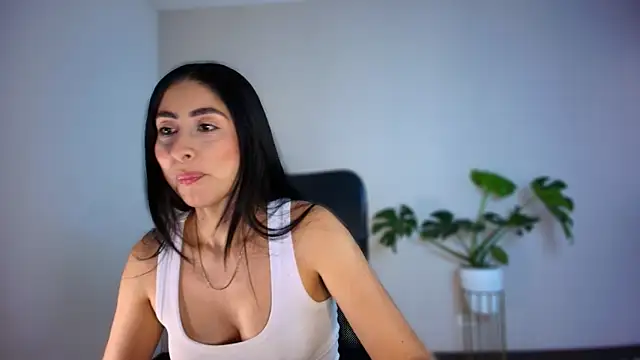 Snapshot of auroracaruso11 chatting on February 19, 2026, 4:26 pm auroracaruso11 online show from February 19, 2026, 4:26 pm