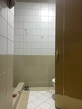 Layla-daloua online show from January 7, 2026, 11:43 pm