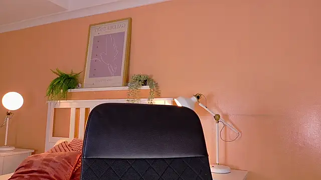 ParisFox  online show from November 7, 2025, 7:51 pm