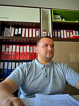 KarlosCarutox online show from September 18, 2025, 1:36 pm