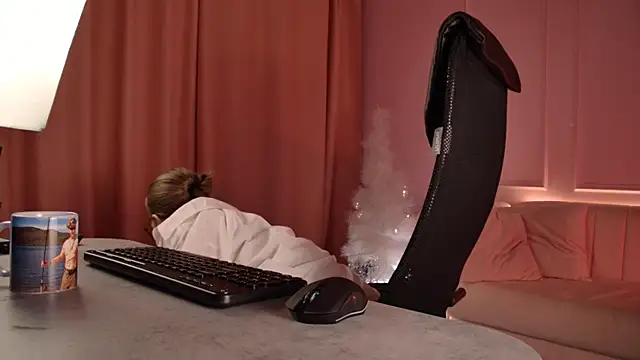 AphexQueen online show from December 19, 2025, 10:17 am