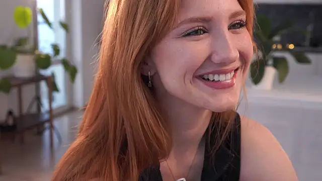 Snapshot of EsmaCrumbley chatting on February 9, 2026, 4:21 am EsmaCrumbley online show from February 9, 2026, 4:21 am