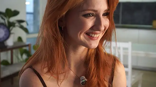 EsmaCrumbley online show from November 23, 2025, 4:22 am