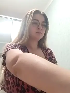 Snapshot of pussyCat_t chatting on February 7, 2026, 4:59 pm pussyCat t online show from February 7, 2026, 4:59 pm