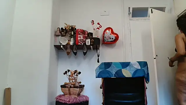 Snapshot of xTALLSEXYBUMx chatting on February 17, 2026, 4:43 am xTALLSEXYBUMx online show from February 17, 2026, 4:43 am