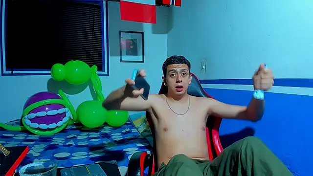 maxowens oficial online show from June 14, 2026, 10:11 pm