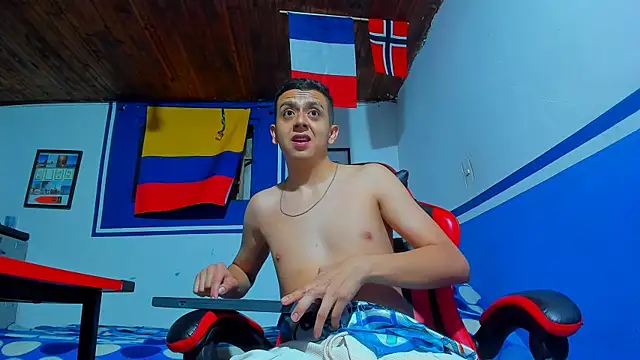 Snapshot of maxowens_oficial chatting on February 16, 2026, 11:13 pm maxowens oficial online show from February 16, 2026, 11:13 pm