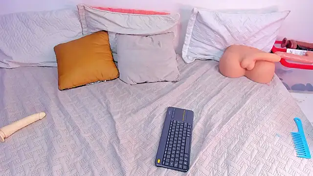 Snapshot of cookplleaser chatting on February 18, 2026, 11:39 am cookplleaser online show from February 18, 2026, 11:39 am