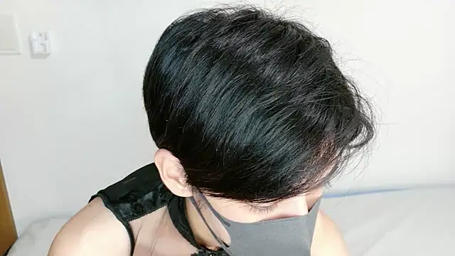 Snapshot of itsme_LEON chatting on October 28, 2025, 12:59 pm itsme LEON online show from October 28, 2025, 12:59 pm