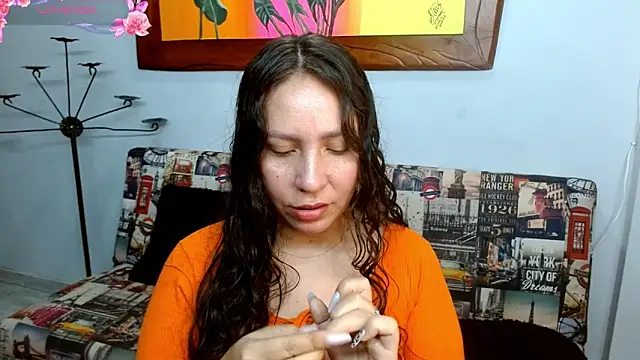 naihroby online show from October 2, 2025, 1:09 am