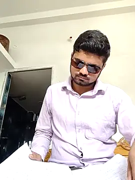 Ishan003 online show from June 1, 2026, 4:24 am