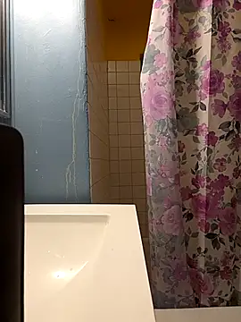 Snapshot of Jovende28 chatting on October 31, 2025, 1:30 pm Jovende28 online show from October 31, 2025, 1:30 pm