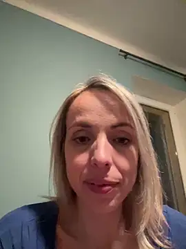 Snapshot of Annelibre chatting on February 20, 2025, 10:15 pm Annelibre online show from February 20, 2025, 10:15 pm