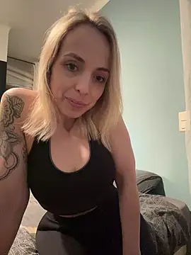 Snapshot of Annelibre chatting on February 23, 2025, 8:33 pm Annelibre online show from February 23, 2025, 8:33 pm