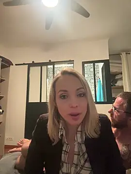 Snapshot of Annelibre chatting on March 3, 2025, 9:05 pm Annelibre online show from March 3, 2025, 9:05 pm