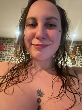 Snapshot of Yanacool007 chatting on February 6, 2026, 9:11 pm Yanacool007 online show from February 6, 2026, 9:11 pm