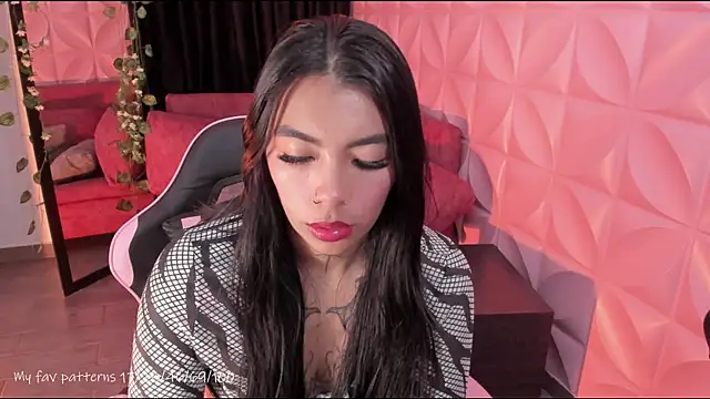NattGomez online show from June 25, 2026, 1:36 am