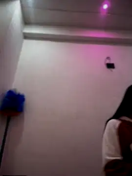 DiyAsingHh online show from November 28, 2025, 11:49 pm